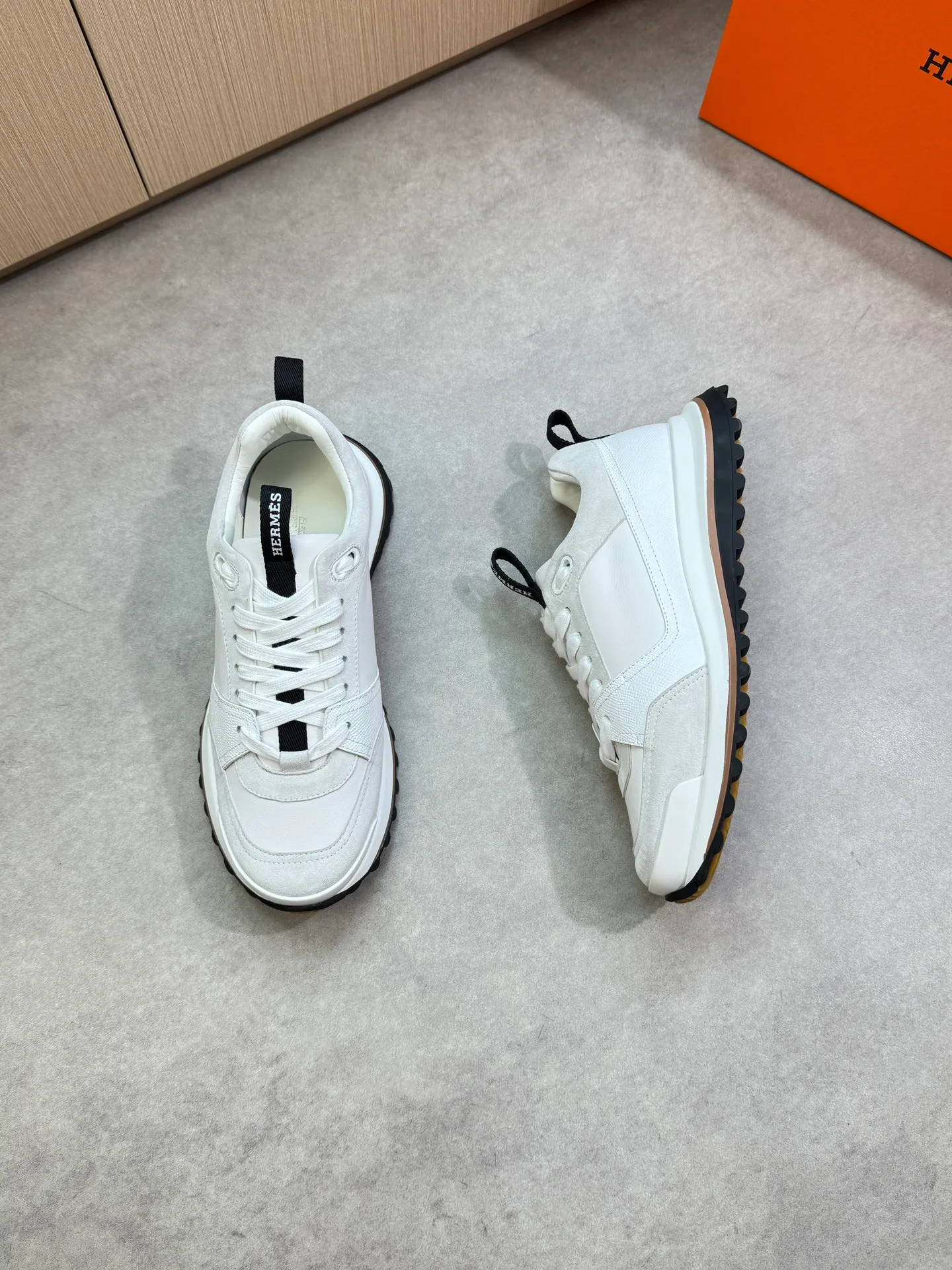 Men's shoes 💰740 [HERMES] Hermès - High-end quality original single casual sports shoes - Upper: 🔝 Nappa calfskin, palm-print cowhide, suede sheepskin leather, tongue. Heel. Brand logo webbing - Lining: brand canvas, foot pad; water-dyed cowhide - Outsole: ultra-light T men's shoes 💰U foam rubber; two-color molded outsole -Ultra-high quality control·Fine workmanship: highlighted (high-end·nobility·grade) -Size: 39-44 (38, 45, can be customized)·0118